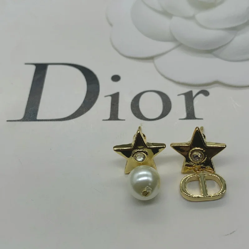 Dior stra pearl earrings